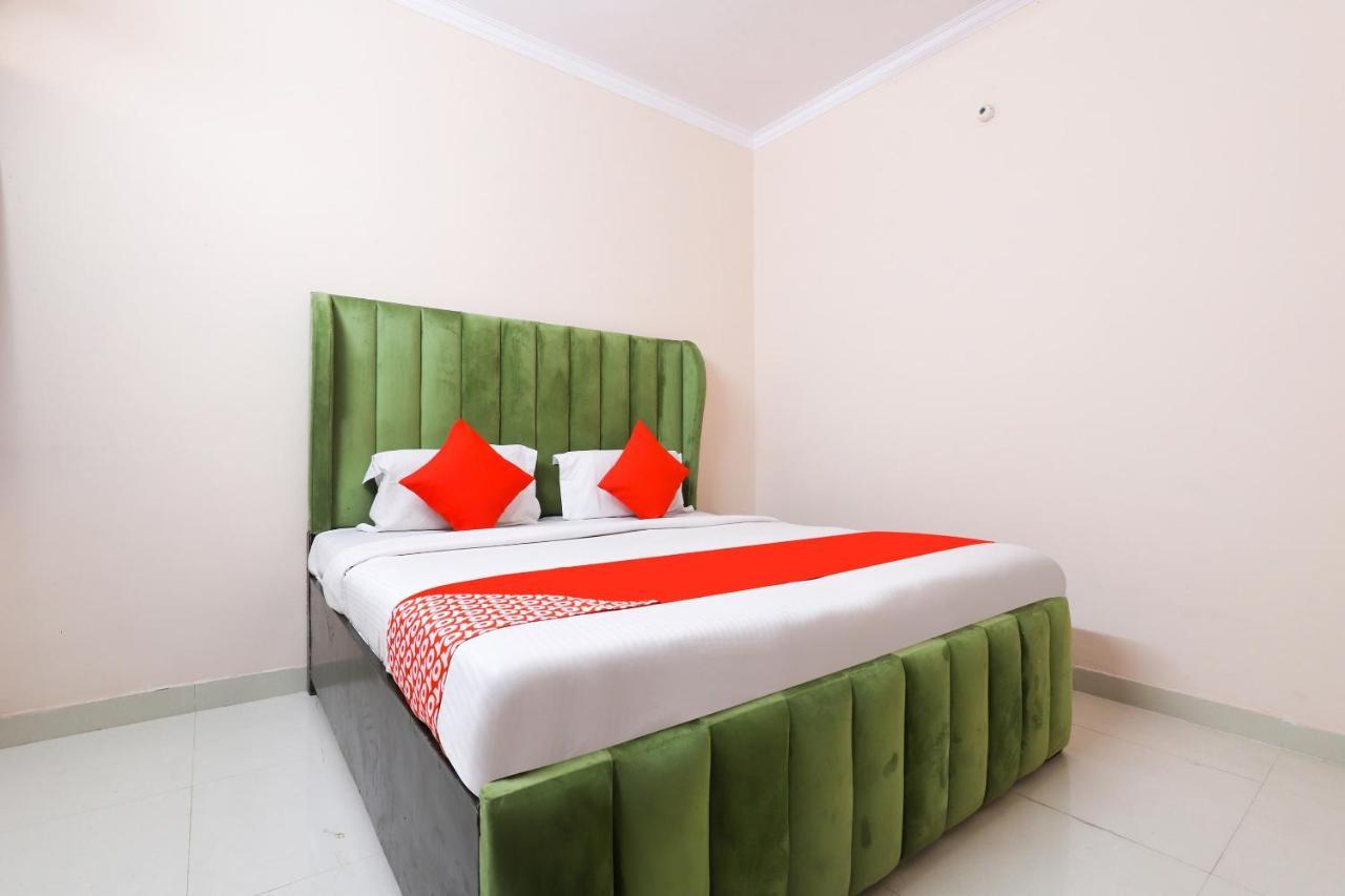 Oyo 77819 Shahdara Inn New Delhi Extérieur photo